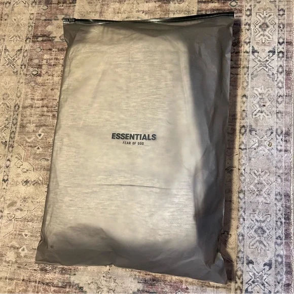 Fear of God Essentials Full Set, in Light Oatmeal, Size Medium, Unisex - Picture 11 of 15